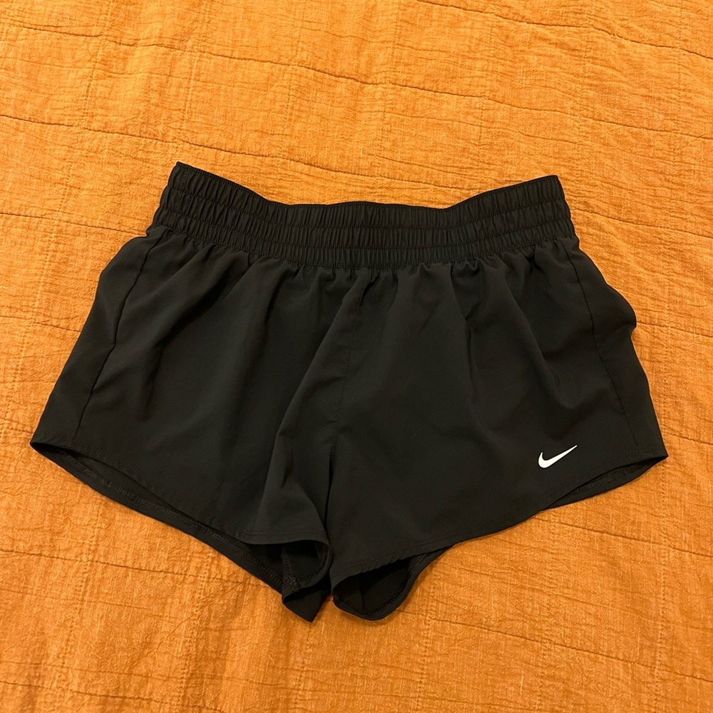 NWOT- nike 3” dry fit shorts